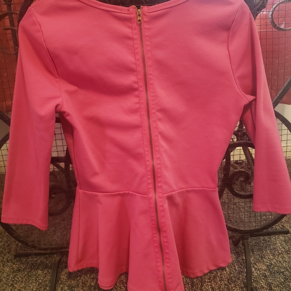 Body hugging pink zip back peplum top - Picture 8 of 8